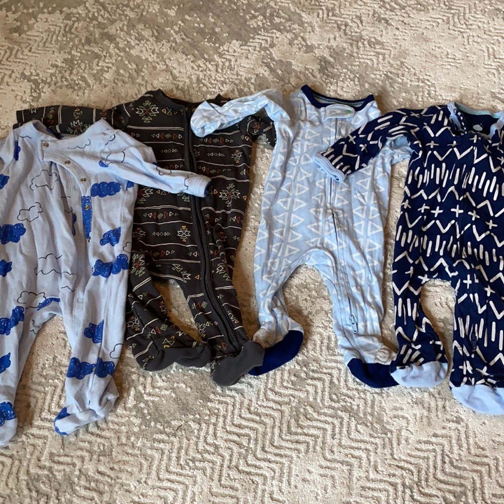 Newborn boy sleep n plays